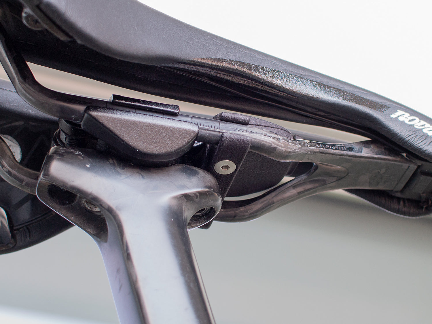 apple airtag rennrad Apple AirTag Bicycle Saddle Rail Mount – Hinloopen.bike